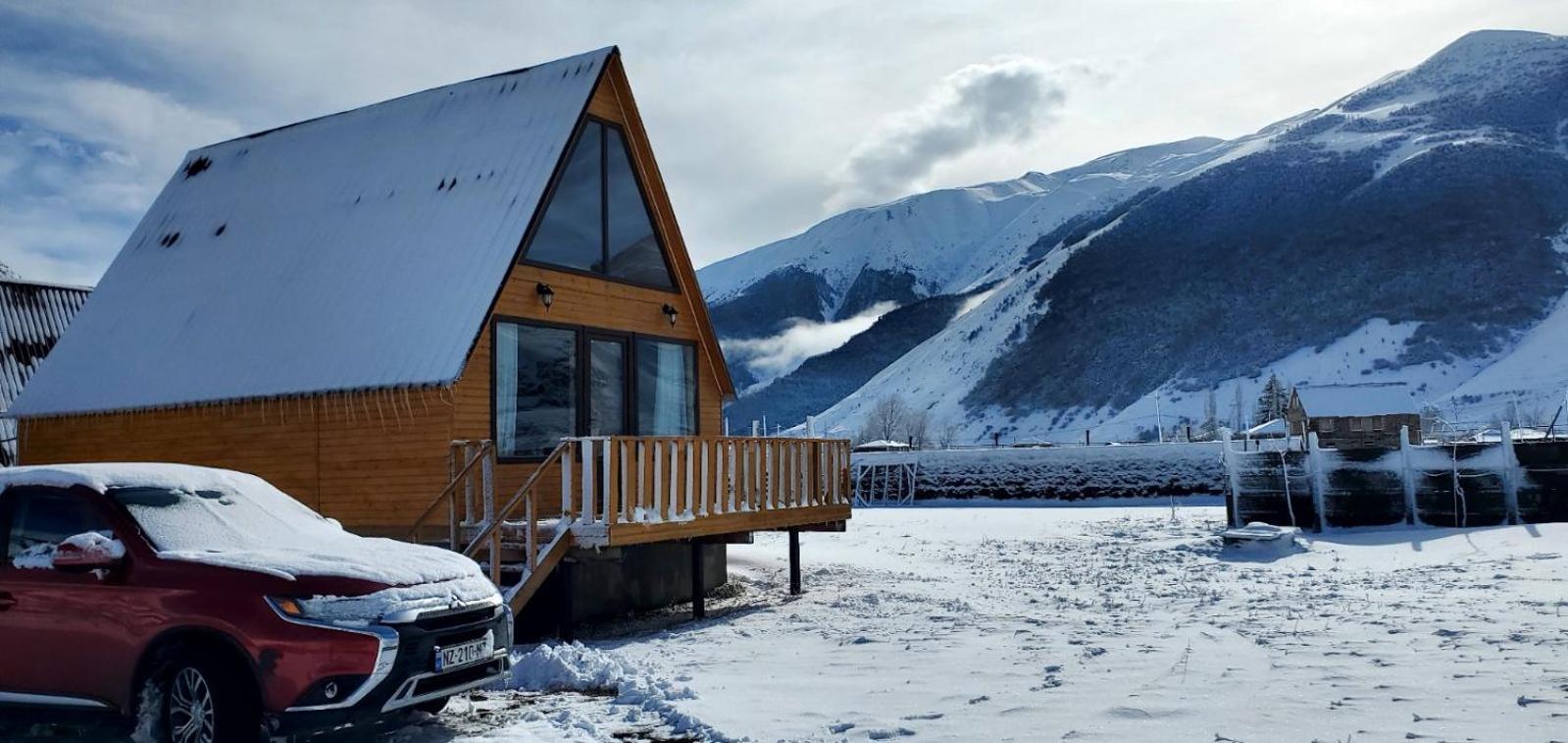 Mountain Hut In Kazbegi Villa ภายนอก รูปภาพ